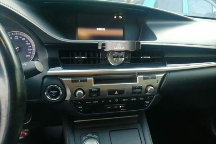 Used Lexus ES 2015 300h Comfort Edition Audio And AC Panel