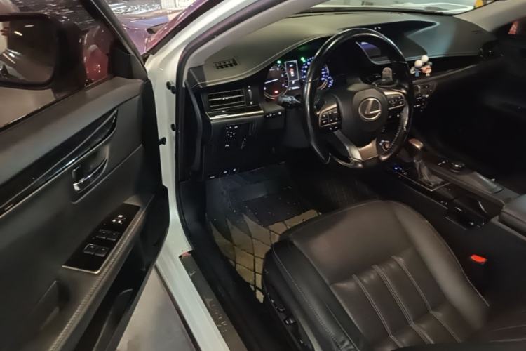 Used Lexus ES 2015 200 Elite Edition Driver Seat