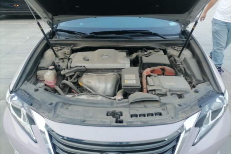 Used Lexus ES 2015 300h Comfort Edition Engine Bay