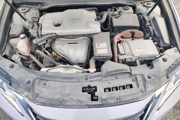 Used Lexus ES 2015 300h Comfort Edition Engine Bay