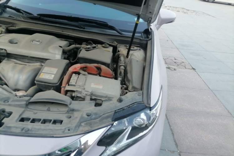 Used Lexus ES 2015 300h Comfort Edition Engine Bay Left