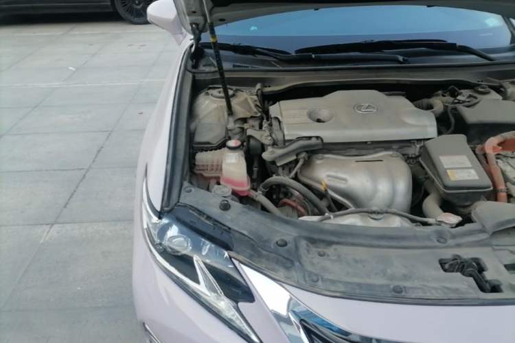 Used Lexus ES 2015 300h Comfort Edition Engine Bay Right
