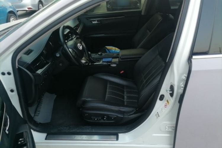 Used Lexus ES 2015 300h Comfort Edition Left Front Seat