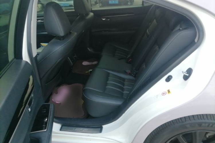Used Lexus ES 2015 300h Comfort Edition Left Rear Seat