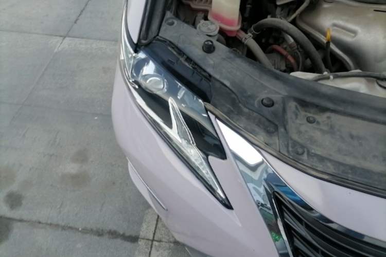 Used Lexus ES 2015 300h Comfort Edition Right Front Headlight