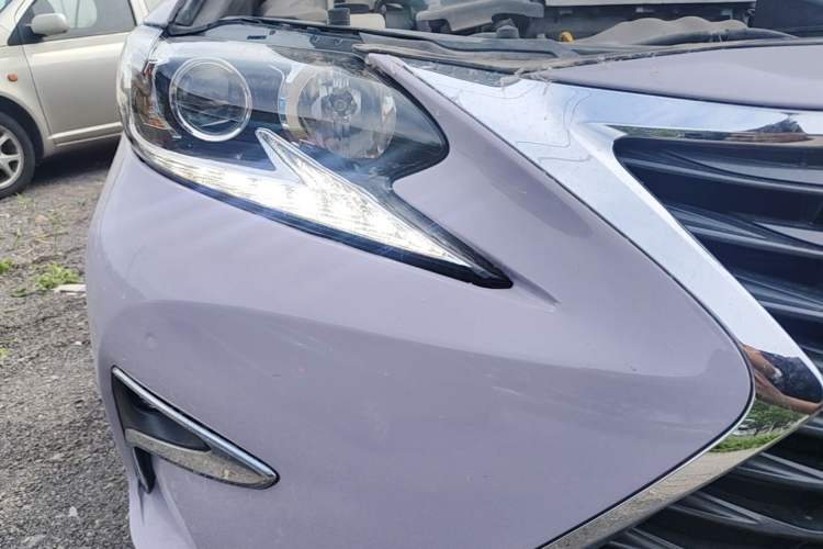 Used Lexus ES 2015 300h Comfort Edition Right Front Headlight
