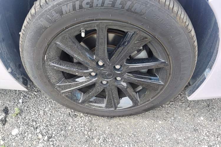 Used Lexus ES 2015 300h Comfort Edition Right Front Wheel Hub