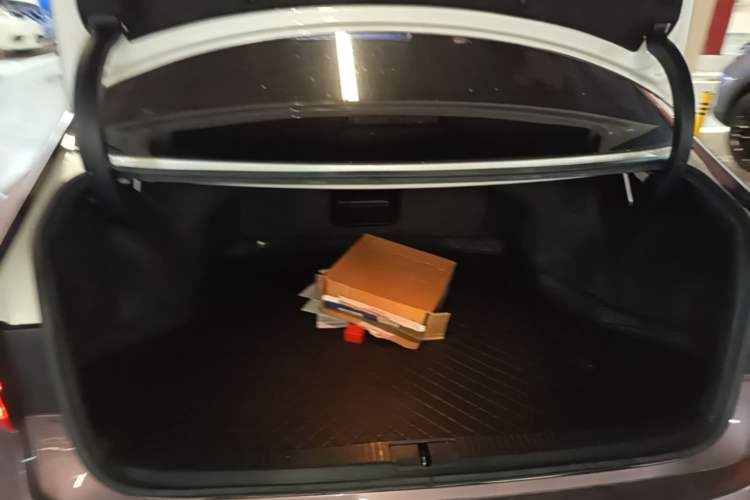 Used Lexus ES 2015 200 Elite Edition Trunk