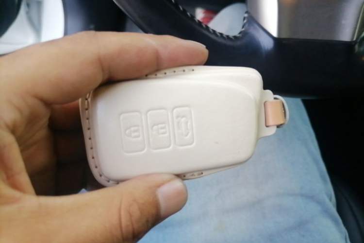 Used Lexus ES 2015 300h Comfort Edition Vehicle Key