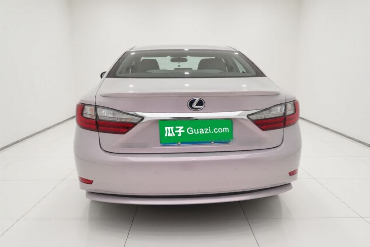 Used Lexus ES 2015 300h Comfort Edition Rear