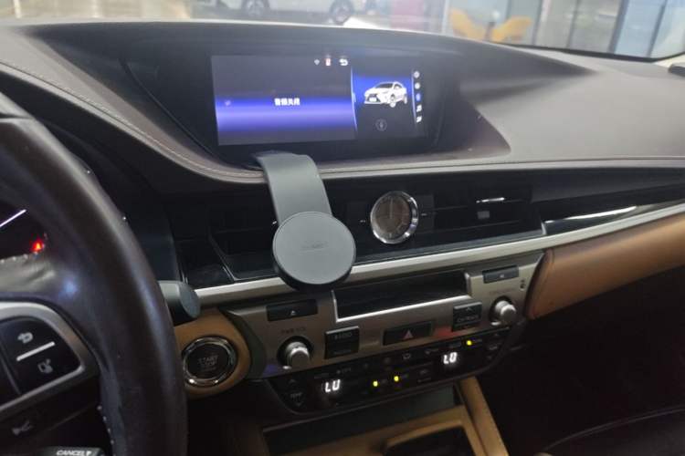 Used Lexus ES 2015 200 Comfort Edition Audio And AC Panel