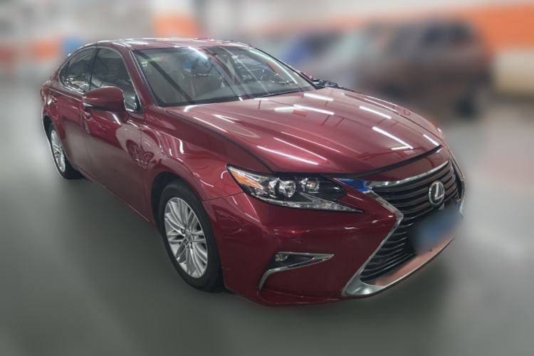 Used Lexus ES 2015 200 Elite Edition Front Right 45 Deg