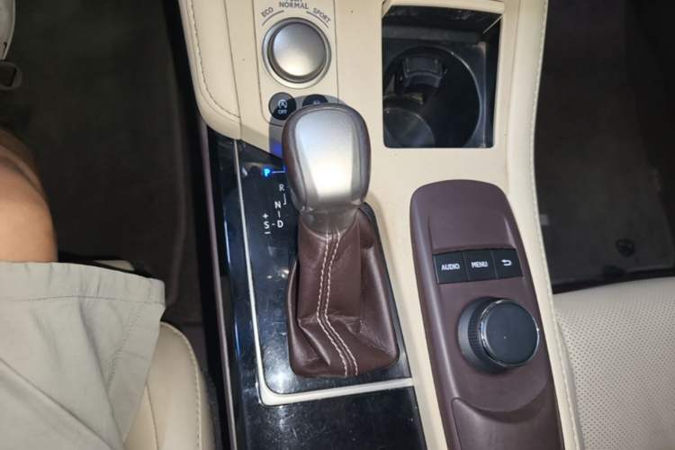 Used Lexus ES 2015 200 Elite Edition Gear Lever