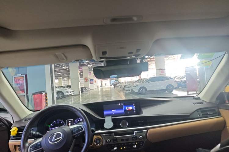 Used Lexus ES 2015 200 Comfort Edition Headliner