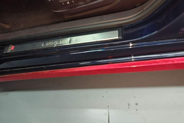 Used Lexus ES 2015 200 Comfort Edition Left Side Sill