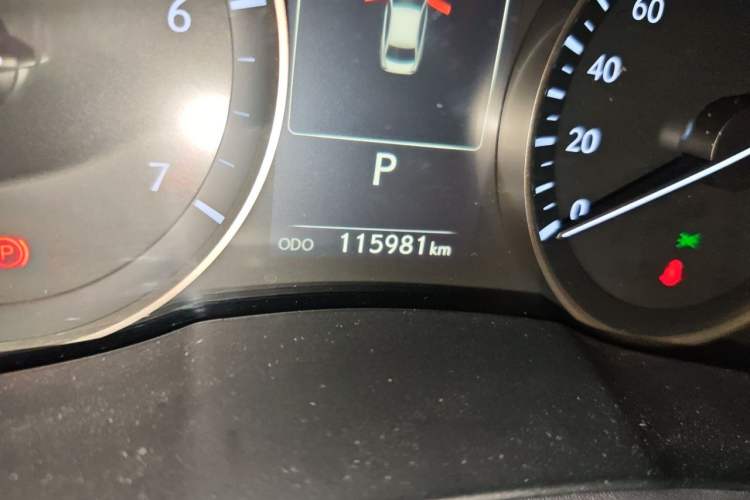 Used Lexus ES 2015 200 Elite Edition Odometer Close Up
