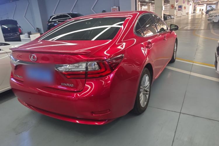 Used Lexus ES 2015 200 Comfort Edition Rear Right 45 Deg
