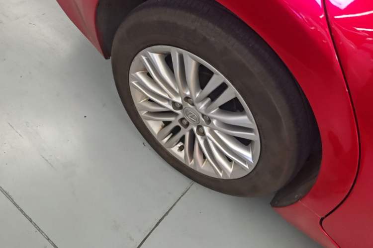 Used Lexus ES 2015 200 Comfort Edition Right Rear Wheel Hub