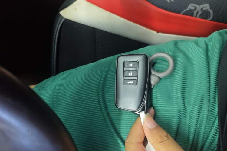 Used Lexus ES 2015 200 Comfort Edition Vehicle Key