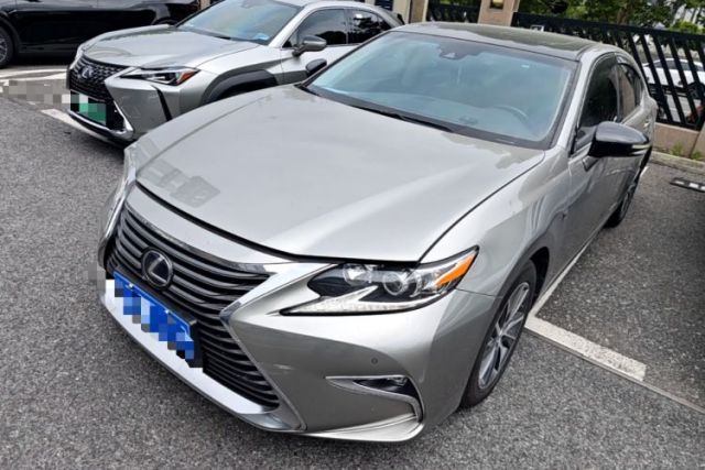 Used Lexus ES 2015 300h Comfort Edition
