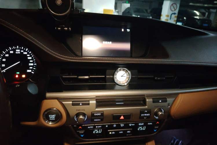 Used Lexus ES 2015 200 Elite Edition Audio And AC Panel