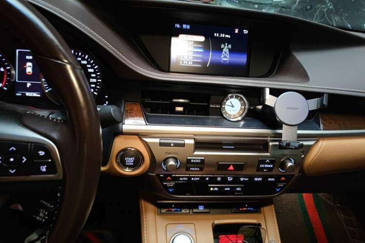 Used Lexus ES 2015 250 Elegant Edition Audio And AC Panel