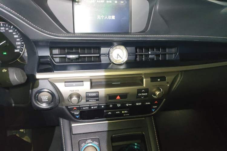 Used Lexus ES 2015 200 Comfort Edition Audio And AC Panel