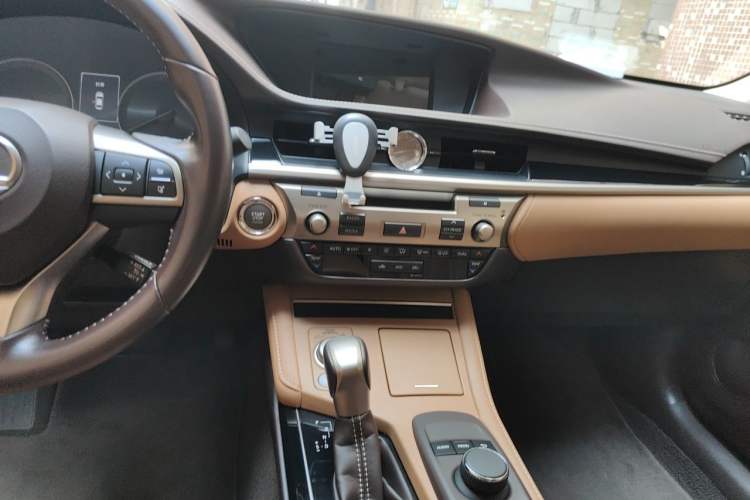 Used Lexus ES 2015 200 Elite Edition Audio And AC Panel