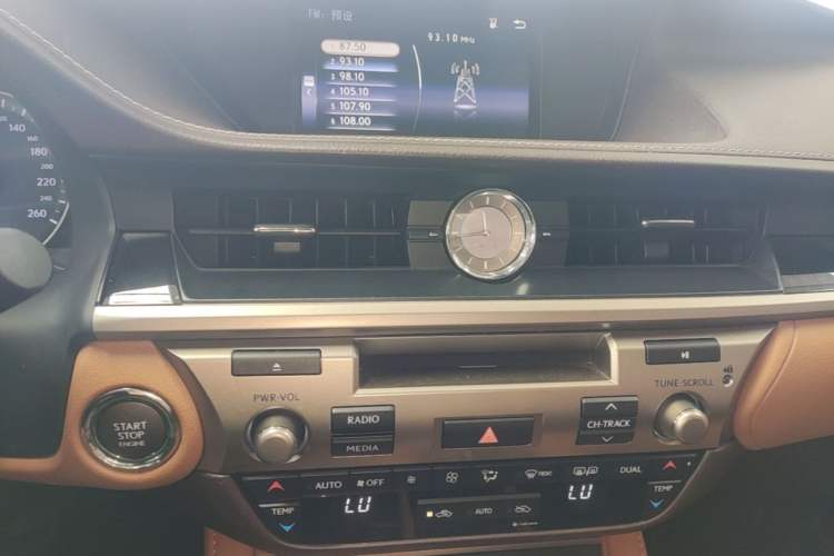 Used Lexus ES 2015 200 Elite Edition Audio And AC Panel