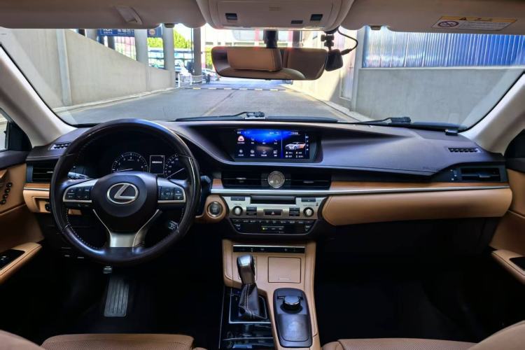 Used Lexus ES 2015 250 Elegant Edition Audio And AC Panel