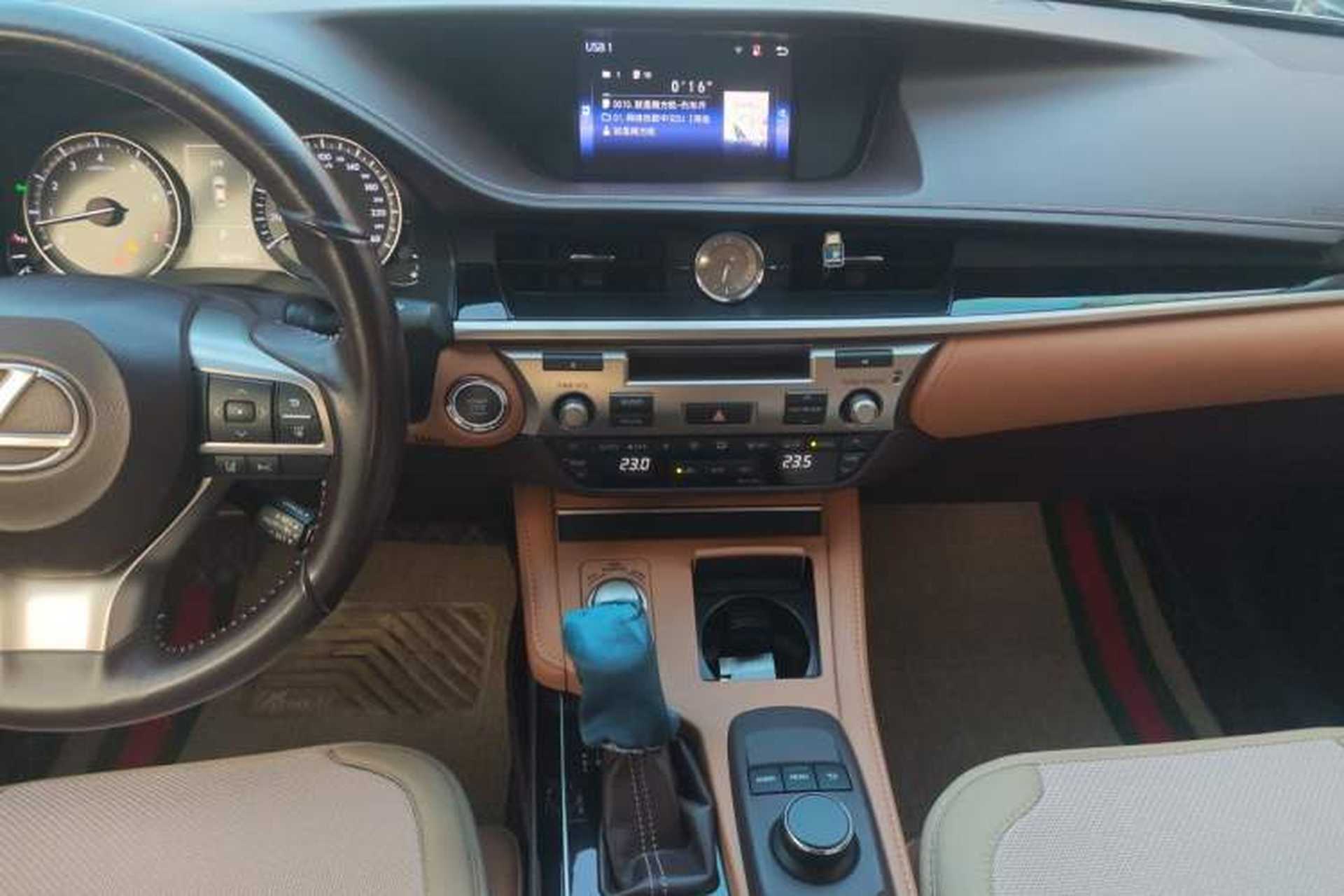 Used Lexus ES 2015 200 Comfort Edition Audio And AC Panel