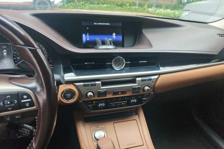 Used Lexus ES 2015 200 Comfort Edition Audio And AC Panel