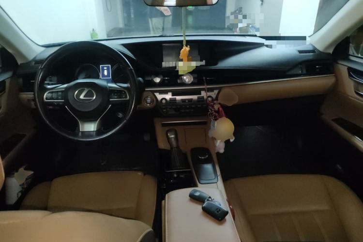 Used Lexus ES 2015 200 Elite Edition Center Console