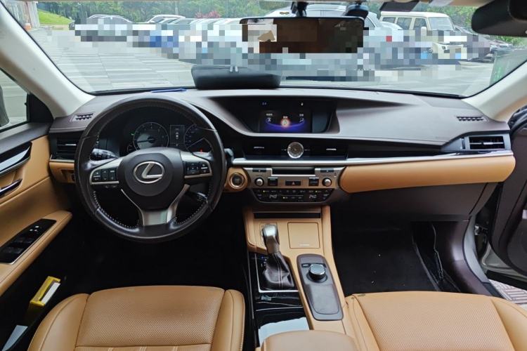 Used Lexus ES 2015 200 Elite Edition Center Console