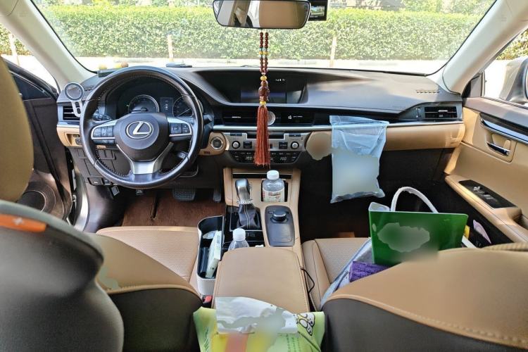 Used Lexus ES 2015 200 Elite Edition Center Console
