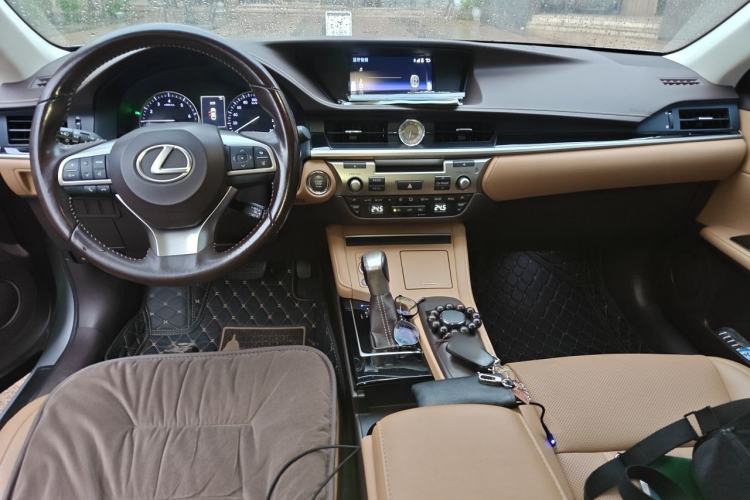 Used Lexus ES 2015 200 Elite Edition Center Console