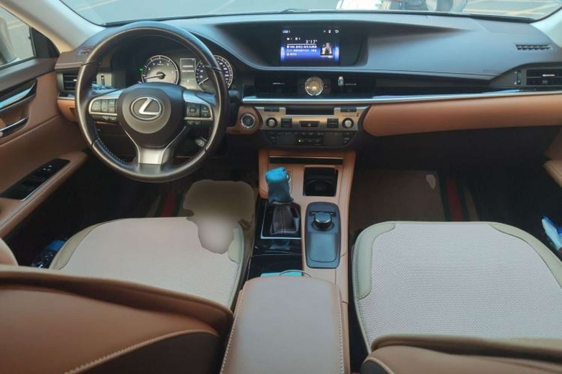 Used Lexus ES 2015 200 Comfort Edition Center Console