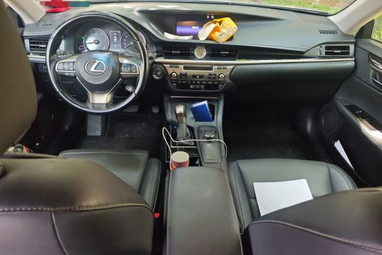 Used Lexus ES 2015 200 Elite Edition Center Console