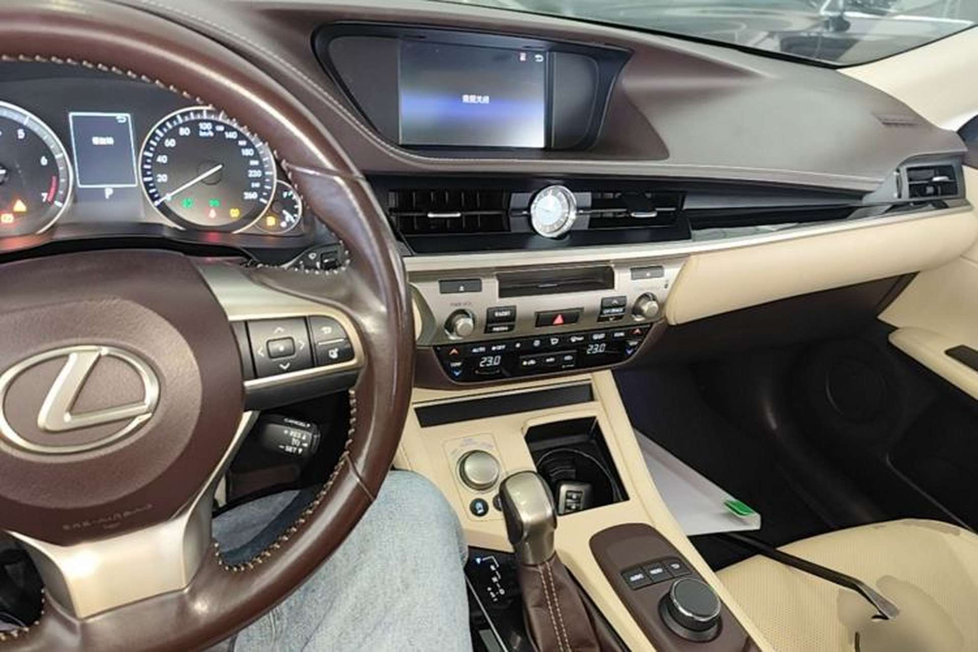 Used Lexus ES 2015 200 Elite Edition Center Console