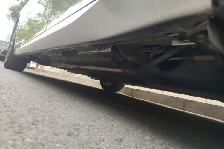 Used Lexus ES 2015 300h Comfort Edition Chassis Rear Left