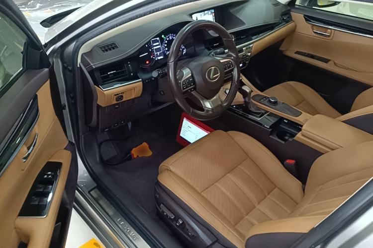 Used Lexus ES 2015 200 Elite Edition Driver Seat
