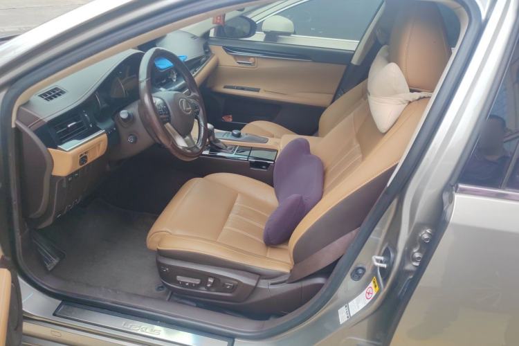 Used Lexus ES 2015 300h Comfort Edition Driver Seat