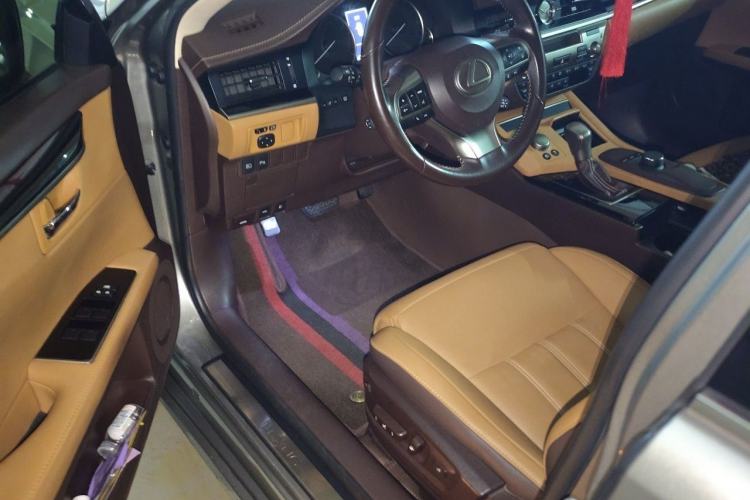 Used Lexus ES 2015 300h Comfort Edition Driver Seat