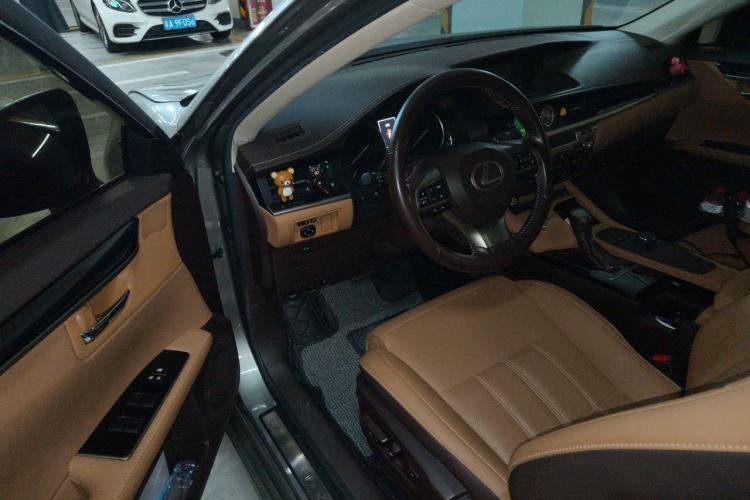 Used Lexus ES 2015 200 Elite Edition Driver Seat