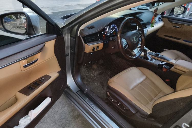 Used Lexus ES 2015 250 Elegant Edition Driver Seat