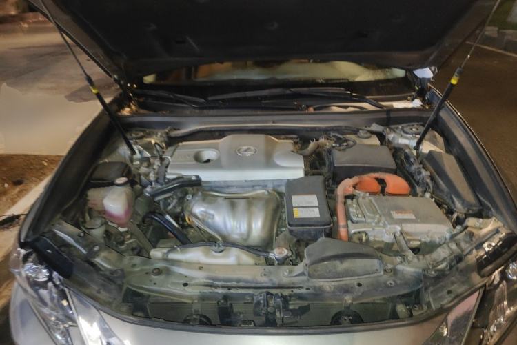 Used Lexus ES 2015 300h Comfort Edition Engine Bay