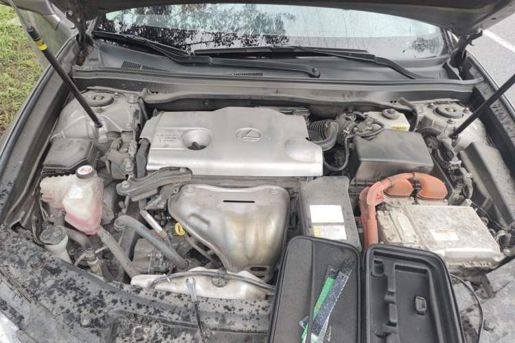 Used Lexus ES 2015 300h Comfort Edition Engine Bay