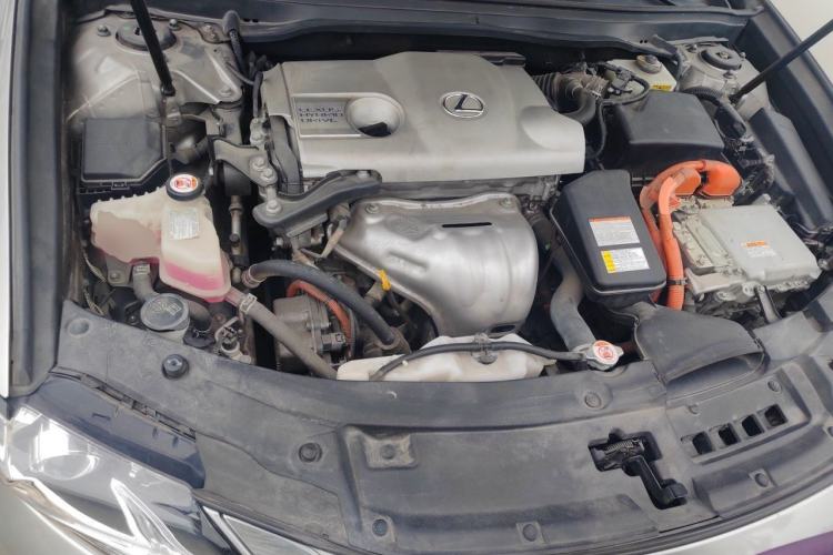 Used Lexus ES 2015 300h Comfort Edition Engine Bay