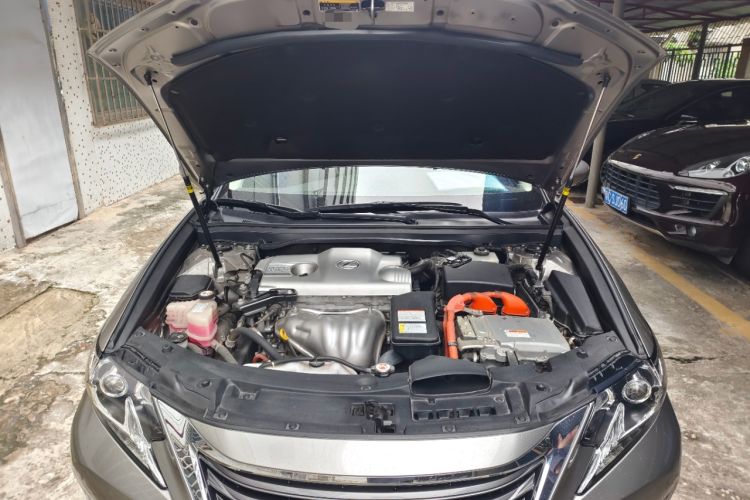 Used Lexus ES 2015 300h Comfort Edition Engine Bay