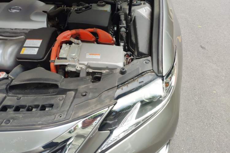 Used Lexus ES 2015 300h Comfort Edition Engine Bay Left